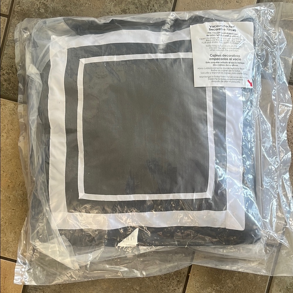 Gray and White Decorative Pillow Pack of 2! 18*18 Set of 2 MAINSTAYS Pillows
